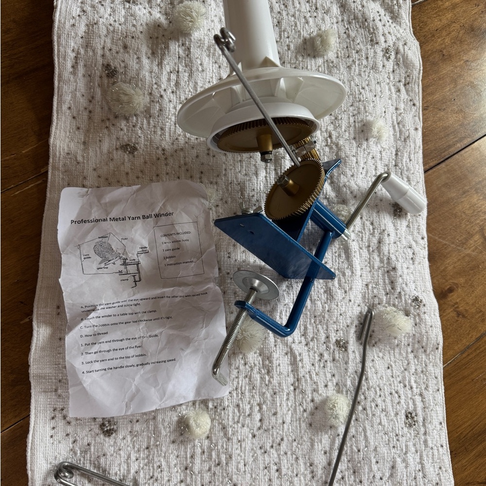 Professional Metal Yarn Ball Winder - Blue and White